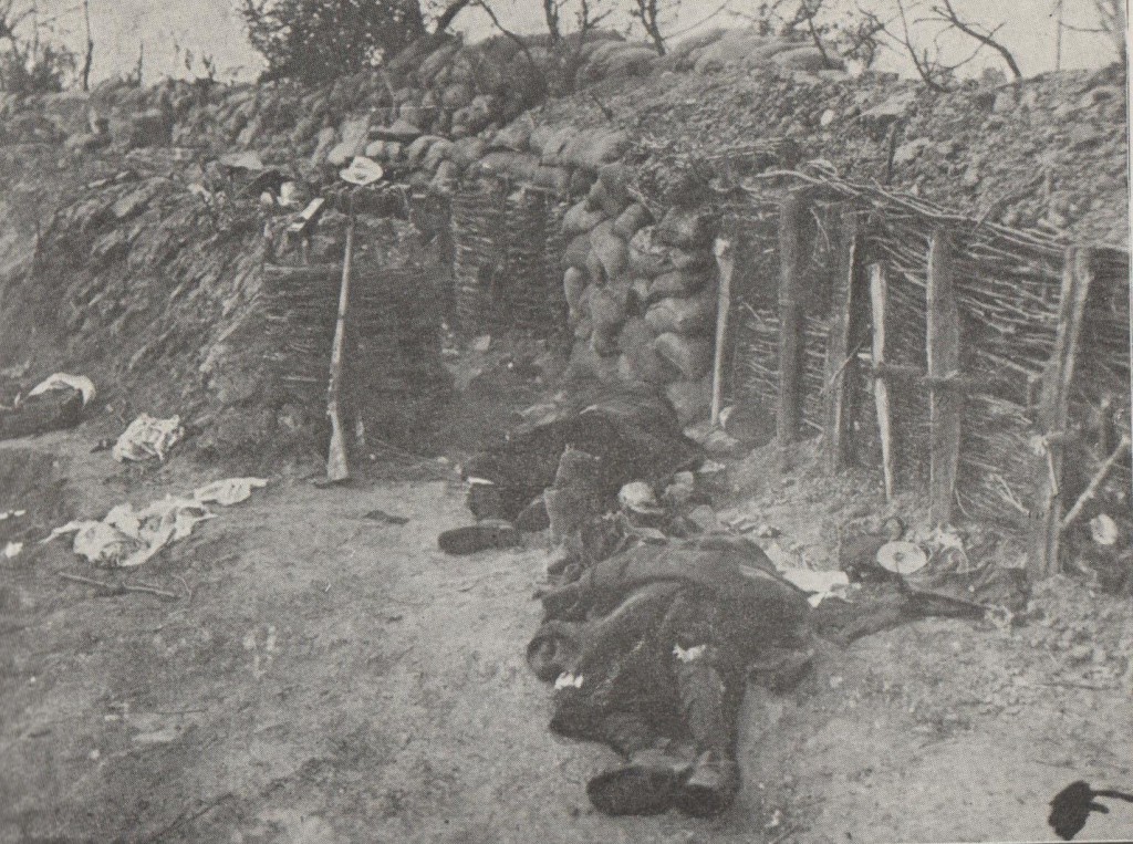 Engelsk skyttegrav i Belgien, erobret af tyskerne. Vistnok 1918. 